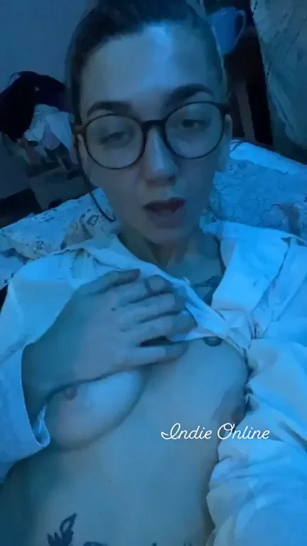 Hairy Pussy Squirt Tease: Glasses Chick Drips Wild