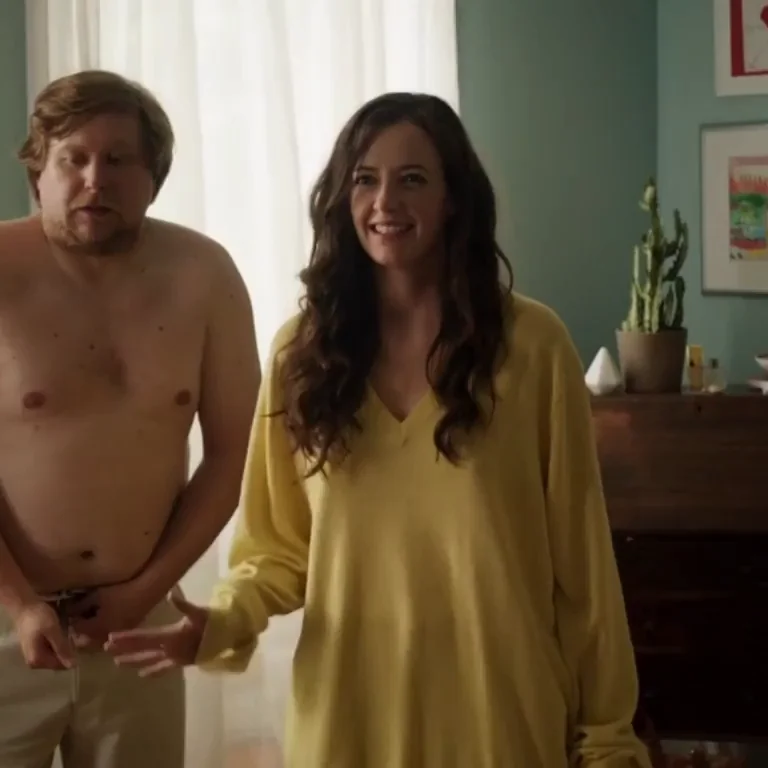 Topless Stephanie Allynne in People Places Things (2015)