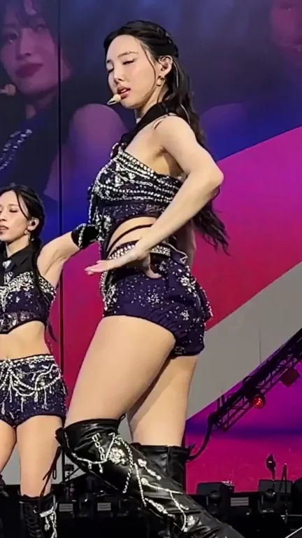 TWICE Nayeon Stage Slut Shaking That Tight Ass