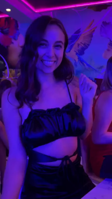 Would You Fuck Piper Quinn's Big Tits on Our First Date? 🔥🍑