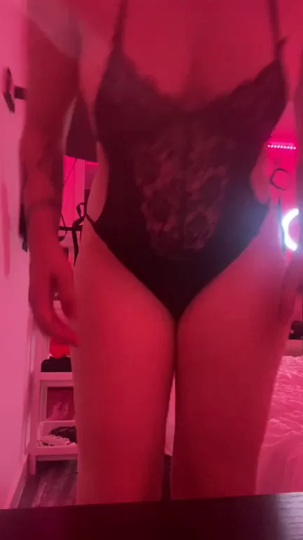 Guys Crave My Perky B-Cups Over Massive Tits? 😏🍒