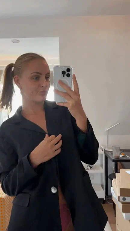 Sun-Kissed Slut in Open Blazer Teases Epic Tatt'd Tits