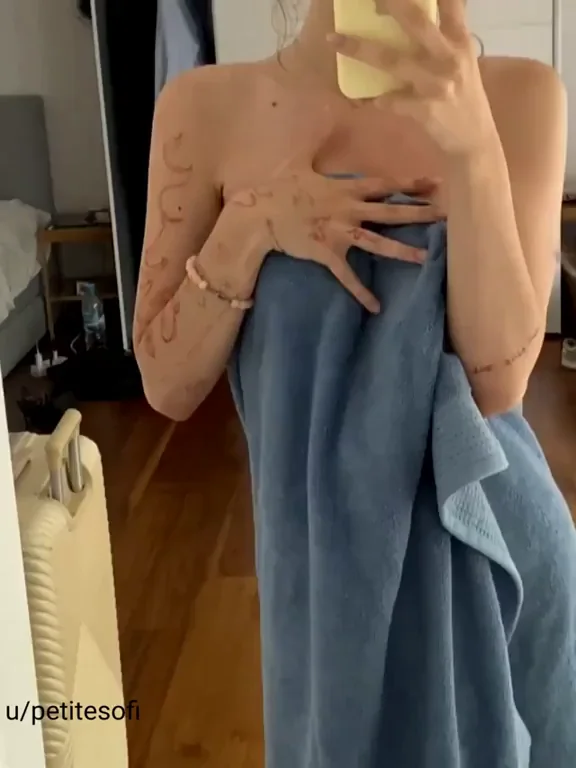 Drop Your Age If You're Ready to Fuck This College Slut Raw 😈💦