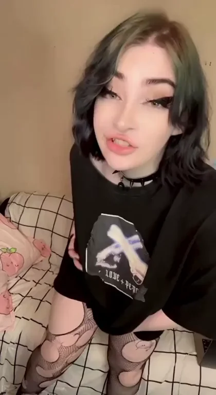 Do guys actually like gothgirls or is that just a myth? 🥺