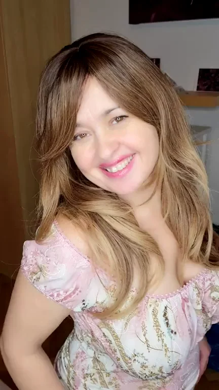 Super bouncy when I'm topless [53yo mom of 1]