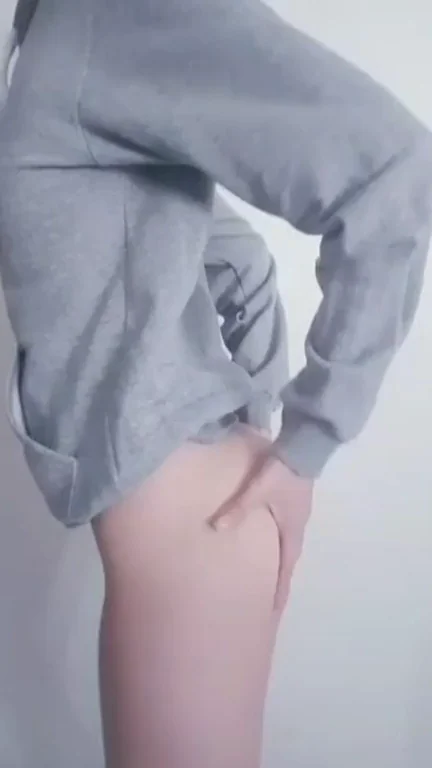 I WANT A SEX SLAVE! ?? I'm into weird sex and kinky toys! ?? 19yo Domme