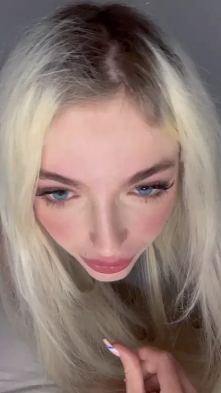 Blonde Slut's Red Lingerie Tease with Juicy Ass Shake