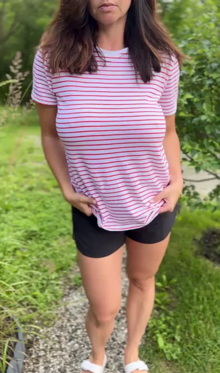 Peek over your fence and see the MILF next door like this (drop)