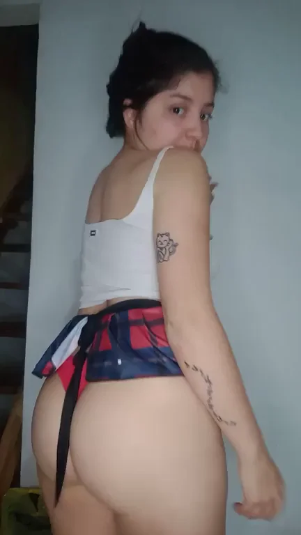 Hi papi 😈 quieres verme rebotar toda la noche