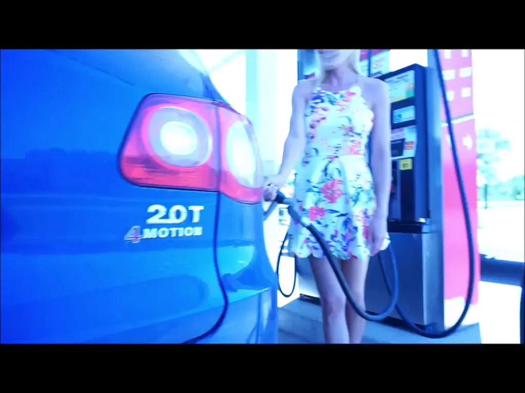 Gas Station Milf [GIF]
