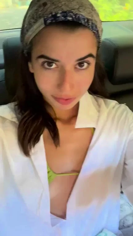 Stepdaughter's Naughty Backseat Tease 💋 Young Slut Flashes Tits for Stepdad's Eyes Only 🔥