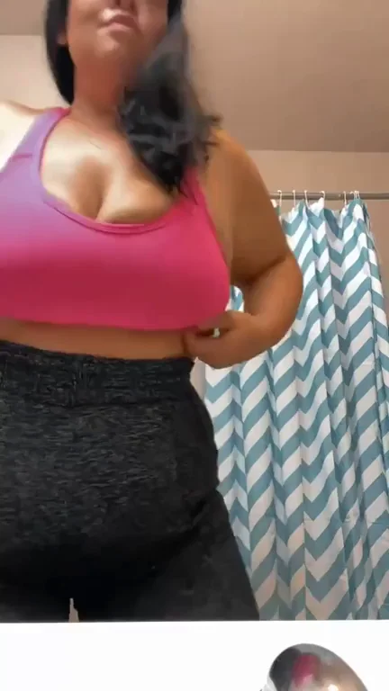 Fuck my natural tits