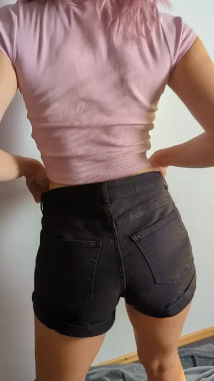 Tiny Tits reveal