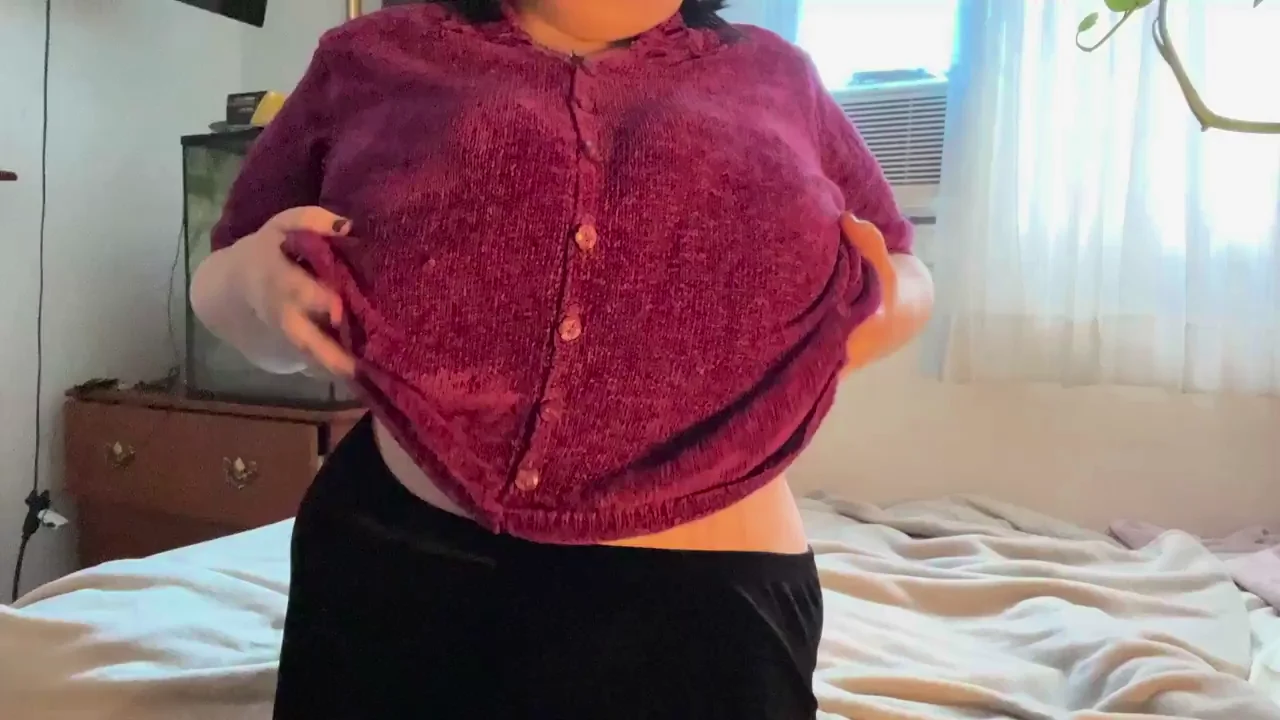 Thick BBW Babe Strips Naked After Work 💦🍑