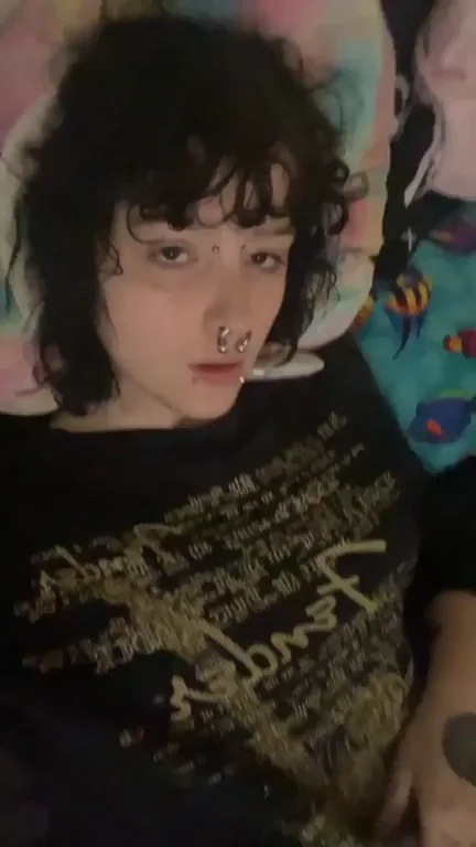 If I let you suck my girldick, would you spit or swallow? 😁