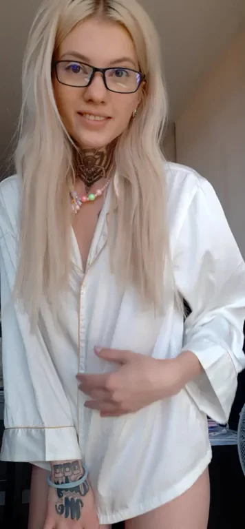 🔥 Want a Naughty Secretary Slut Like Me? 😈
