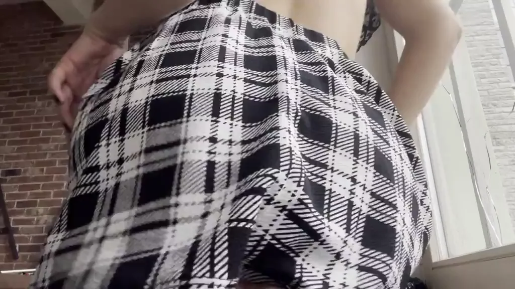 Petite PAWG's Juicy Ass Craves Your Face to Smother 😈🍑