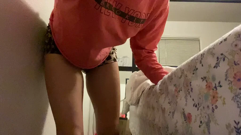 MILF Mommy's Thicc Ass Twerk Tease: 'Daddy, Come Feed Me That Cock!'