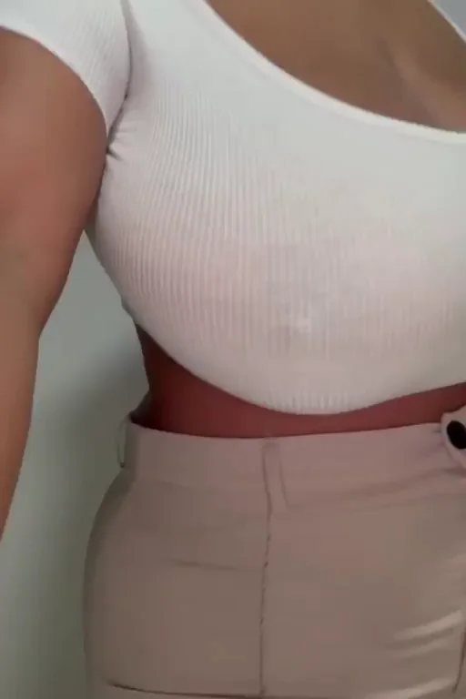 No bra needed for these curvy milkers