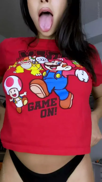 So hot body?EXCLUSIVE 13GB mega??Including hot sextapes??Link in the comments of the original post ?
