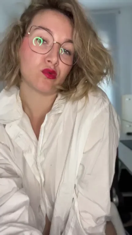 Glasses-Wearing Busty Babe Begs: Tittyfuck Me After Date One?