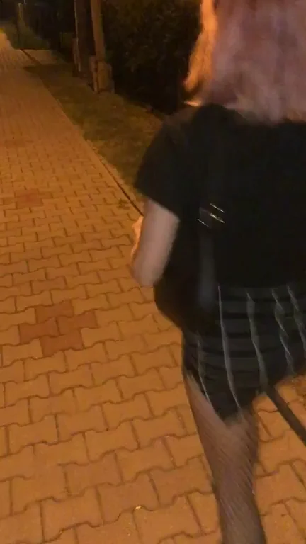 Outdoor Twerking Slut Shakes Fat Ass in Public 🌙🍑🔥