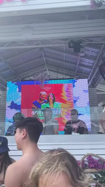Shy girl looking for a rave bae