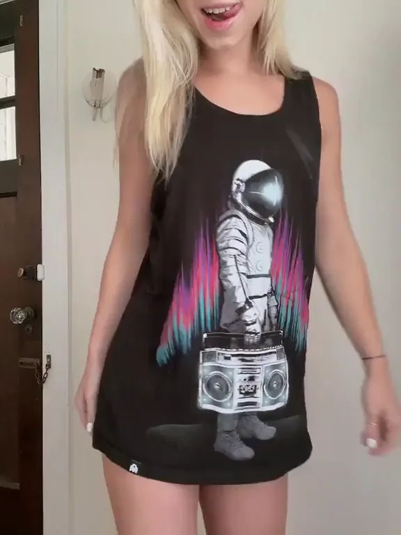 I'm tiny but all ASS!