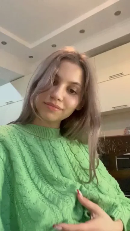 Cute Grin & Massive Titties Tease 😍🍈🍈