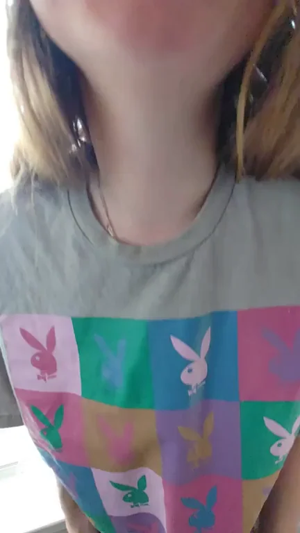 Pekry tits and a nice bush always puts a smile on my face!