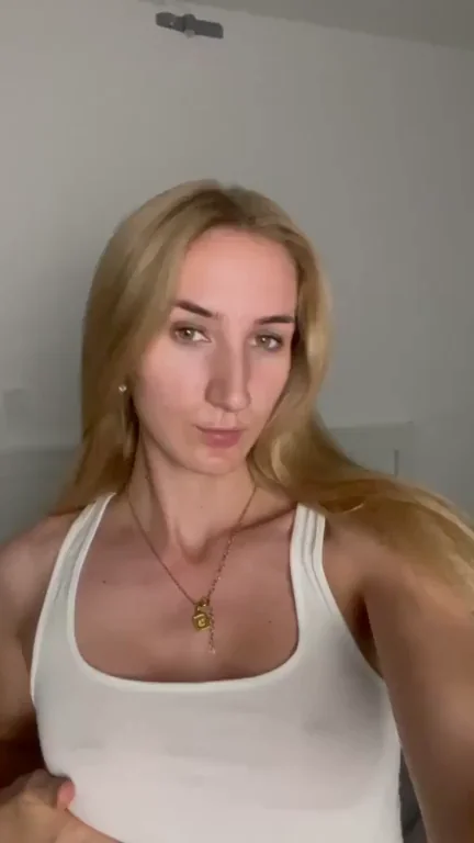 Your friendly neighborhood 19 yo titty reveal