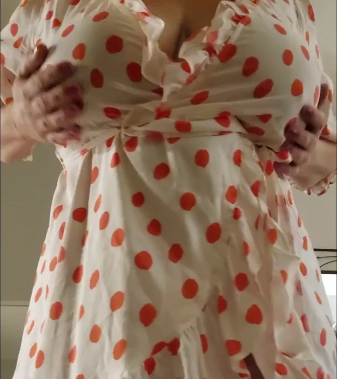 1st post here! 36DDDs 👆‹
