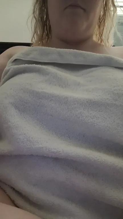 Curvy Babe's Post-Shower Lotion Titty Massage 😈