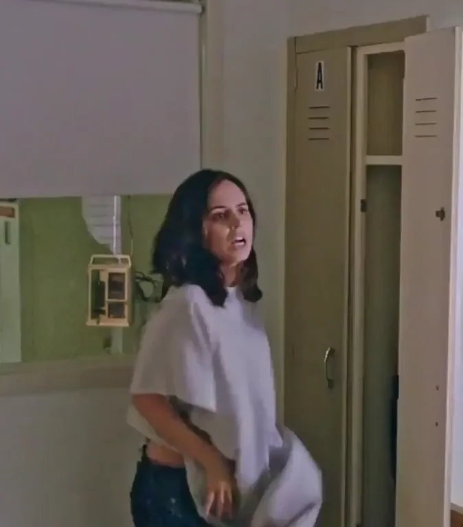 Eliza Dushku's Locker Room Tease: Topless Flash & Slutty Curves