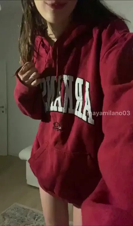 waving to all the guys who are gonna cum to this video