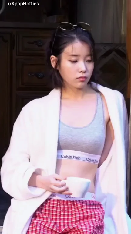 IU