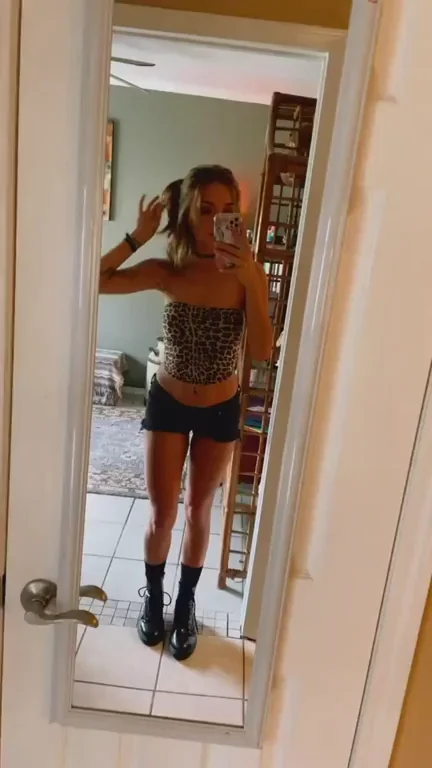 Hi, Im your portable auto-sucking fleshlight.