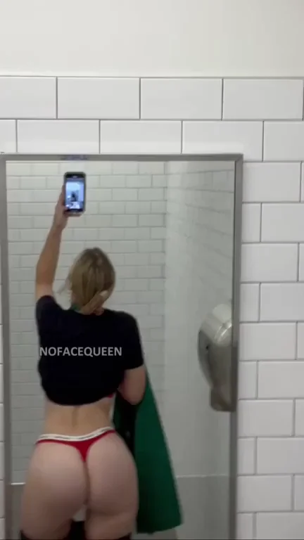 Shaking My Juicy PAWG Ass at Starbucks with Every Order 🍑☕