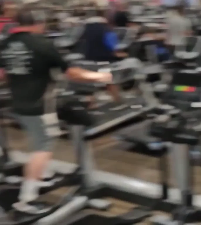 Gym Slut's Quick Flash Fuck on Treadmill ;)