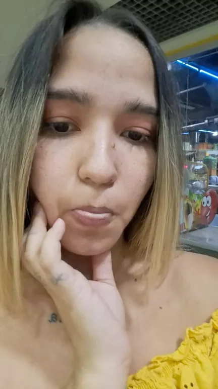 little flash at the mall