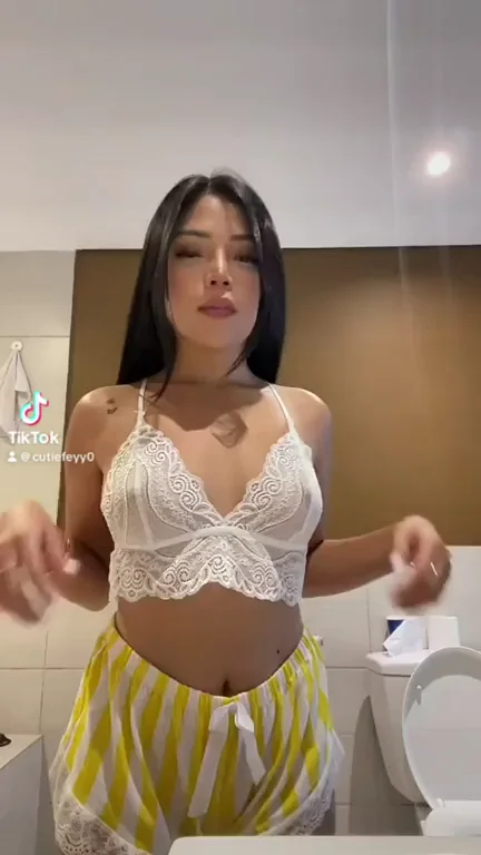 Love this trend (and showing my titties)