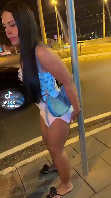 Latina TikTok Slut Grinds Street Pole with Massive Booty Bounce