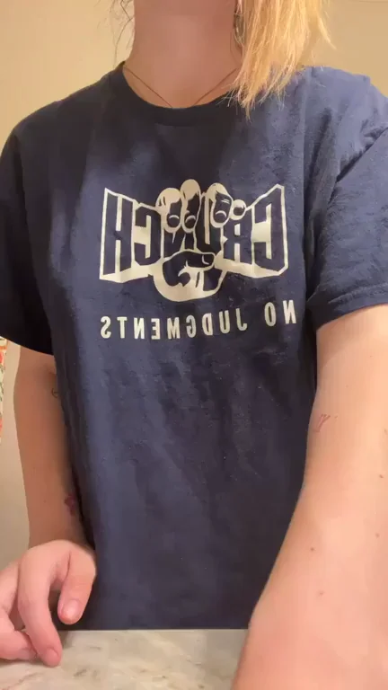 Blonde Slut's Jiggly Paw-Print Ass Twerk 😍🍑