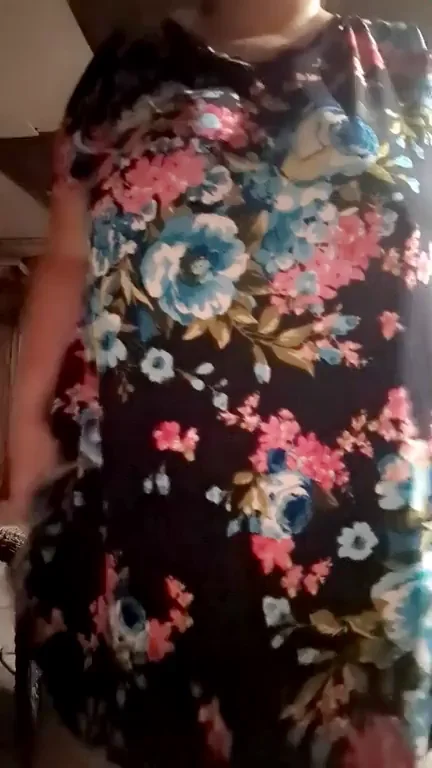 Thick Mama Teases Her Massive Tits & Juicy Curves for Horny Dudes 😍🍑