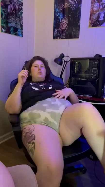 Puff This Spliff Then Pound My Thick BBW Pussy Wide Open 💨🍑