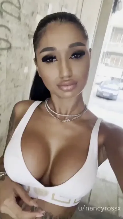 Dinner Date Slut: Dinner First, Dick After