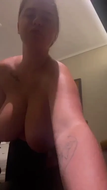 Thick Thighs Tease: 'Take Me Now 😜'
