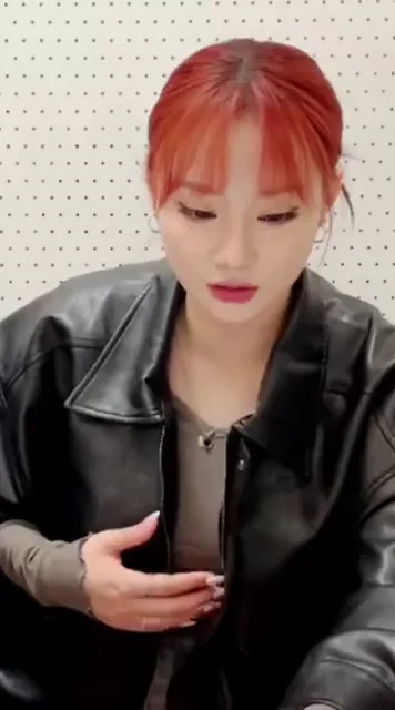 🔥 Nahyun's Hot Redhead Tease in Leather & Tight Tops 😈