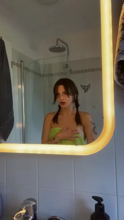 Do you want to fuck a petite girl in the shower?
