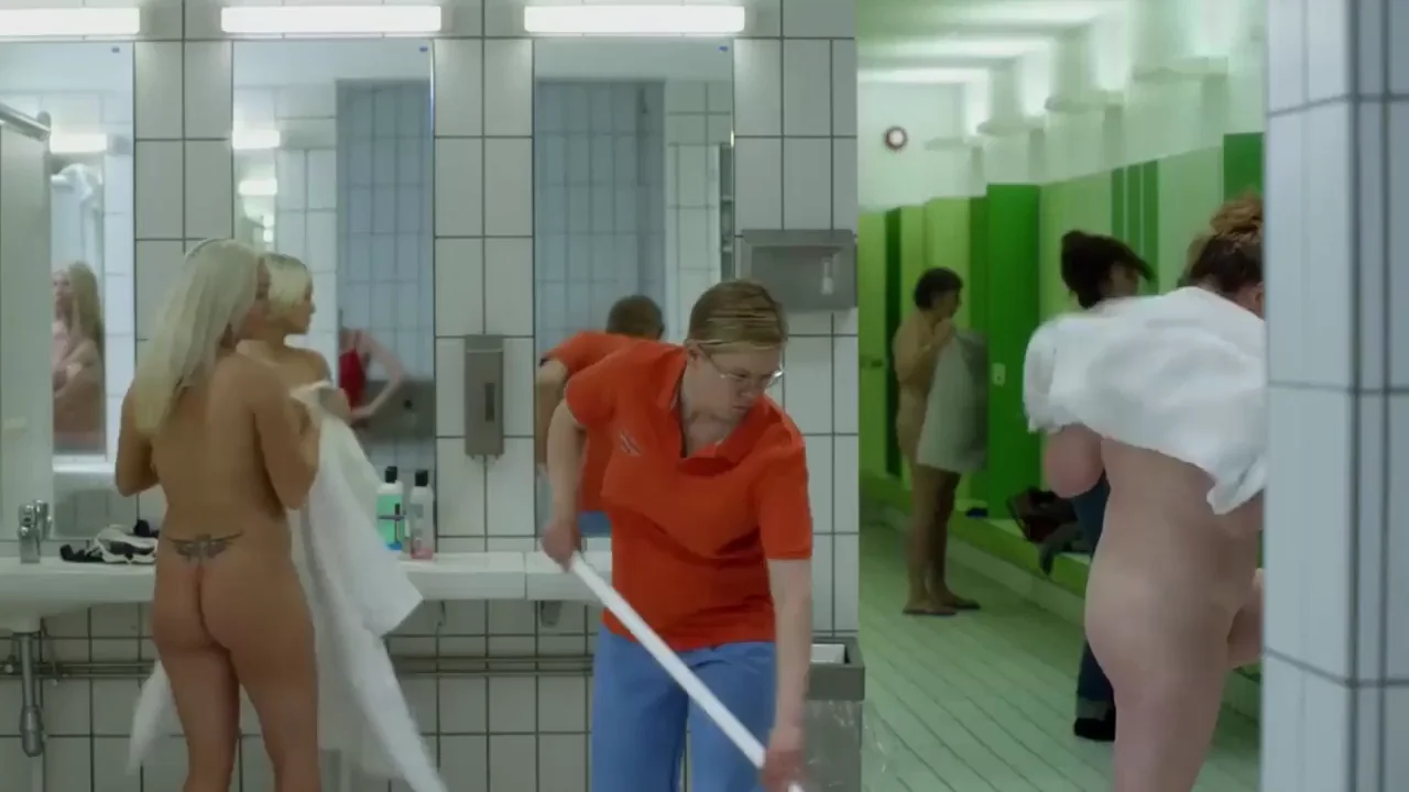 Florence Loiret Caille, Arna Bara Karlsdottir (and others) in The Aquatic Effect (2016)